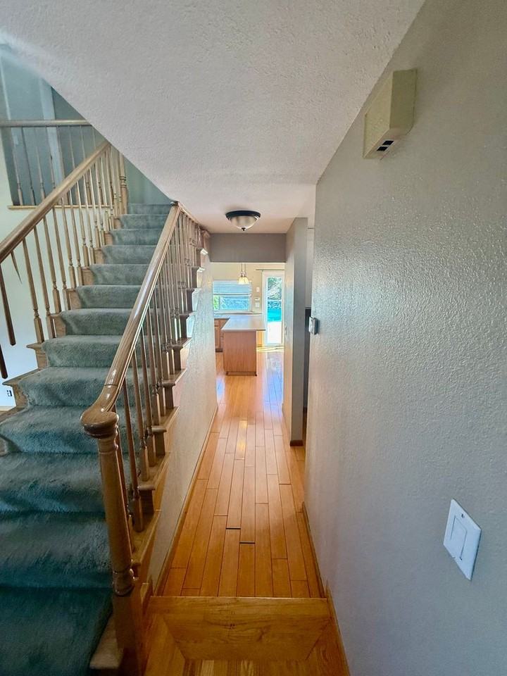 101 Mt Whitney Way - Photo 6 of 22