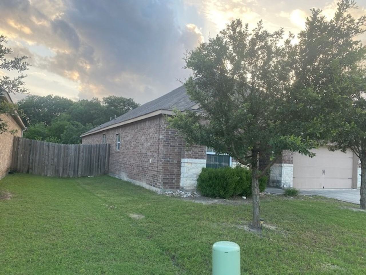 1720 Persimmon Dr - Photo 3 of 23