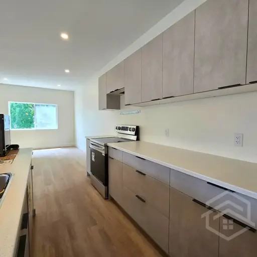 157 Thames St N - Photo 3 of 9