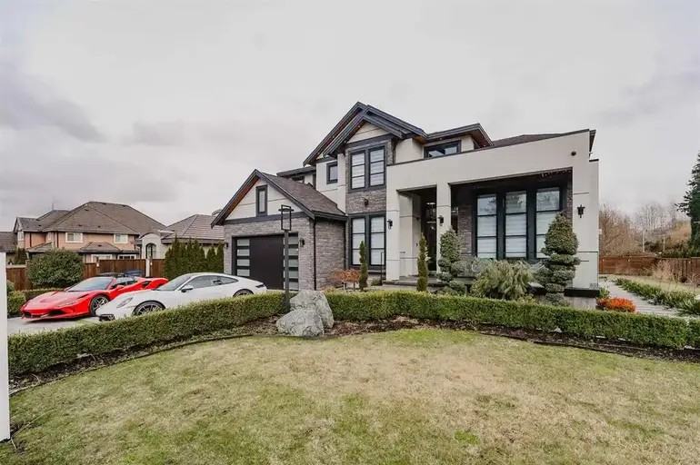 3228 164 St - Photo 2 of 30