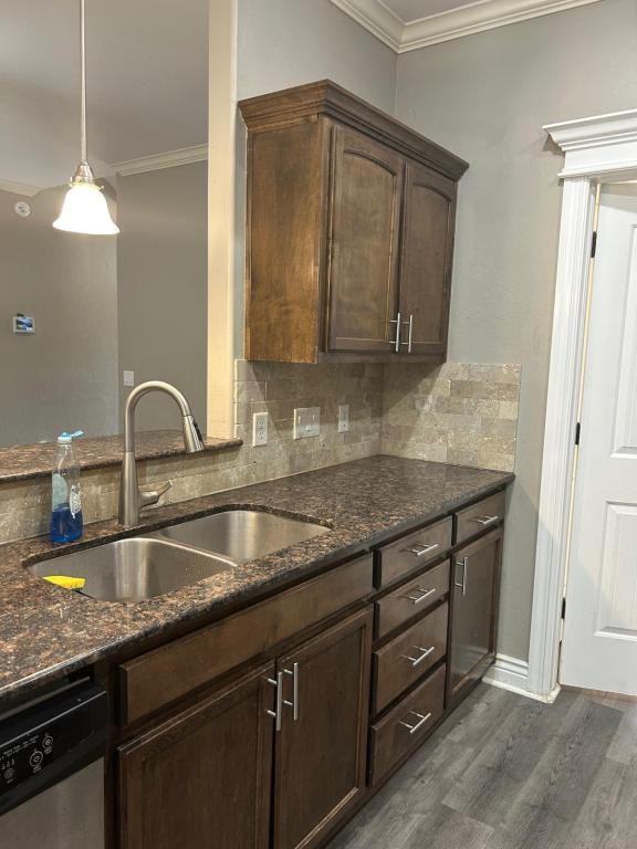 5701 Valor Ave - Photo 4 of 22