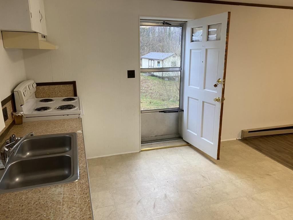 342 Woodruff St - Photo 3 of 15