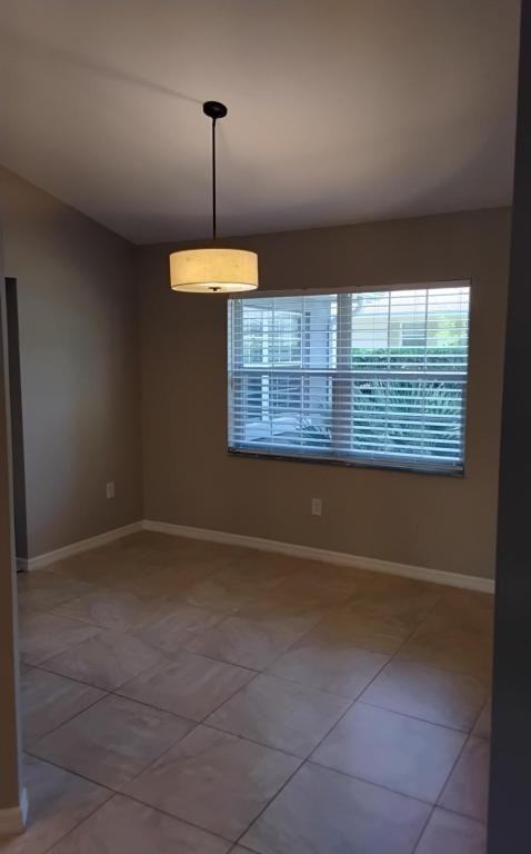 3909 Se 8th St - Photo 6 of 10