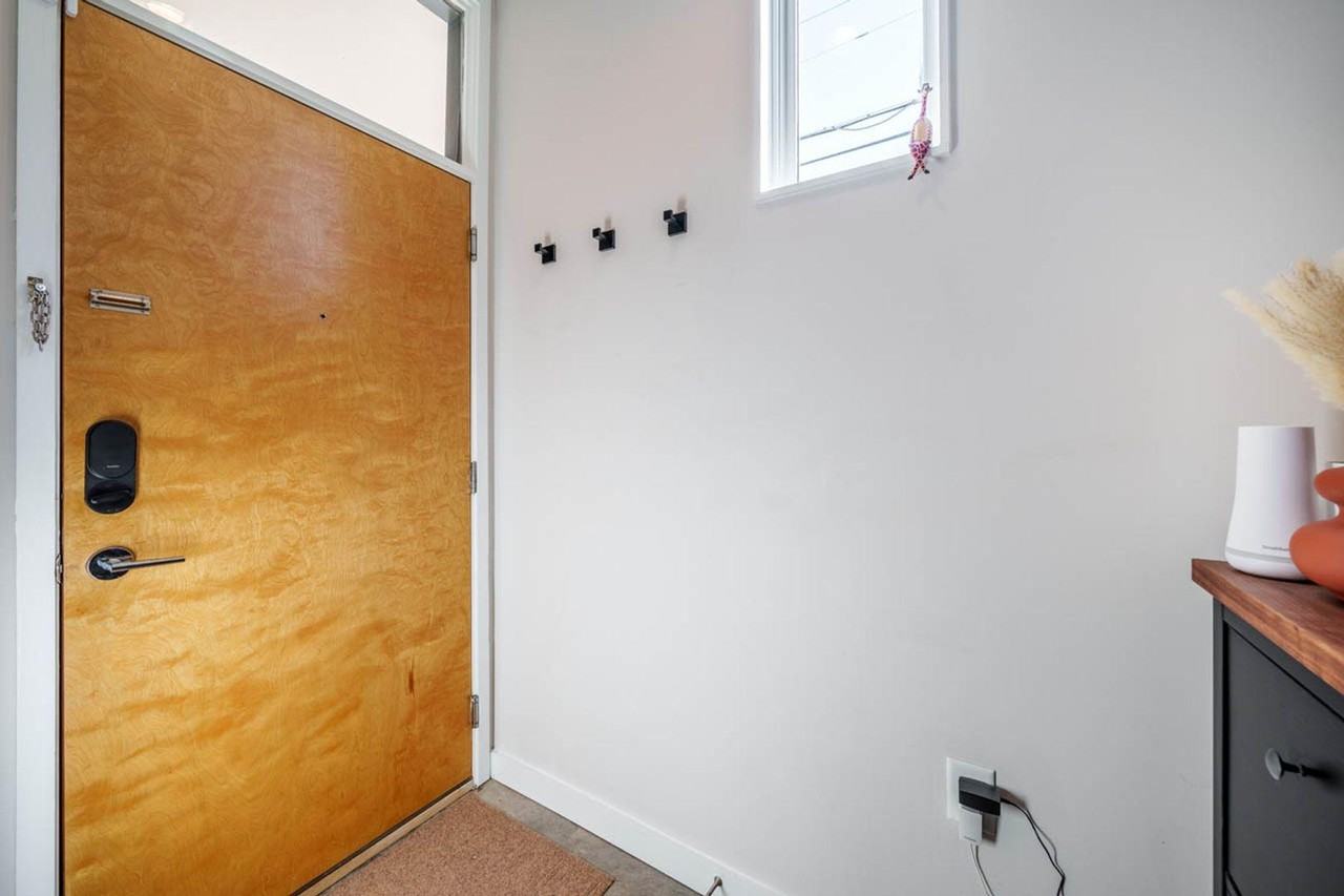 528 S Person St - Photo 3 of 32