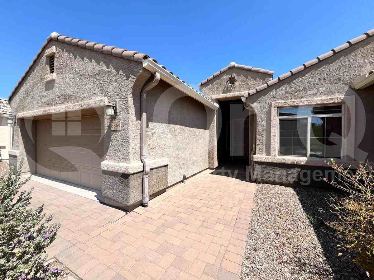 8869 W Irongate Rd - Photo 3 of 10