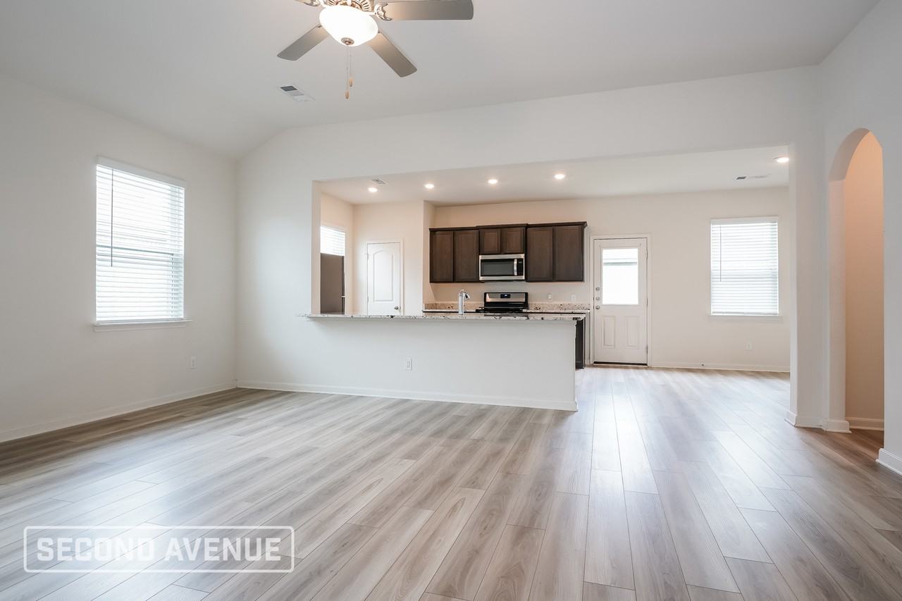 331 Condie Russell Ave - Photo 4 of 19
