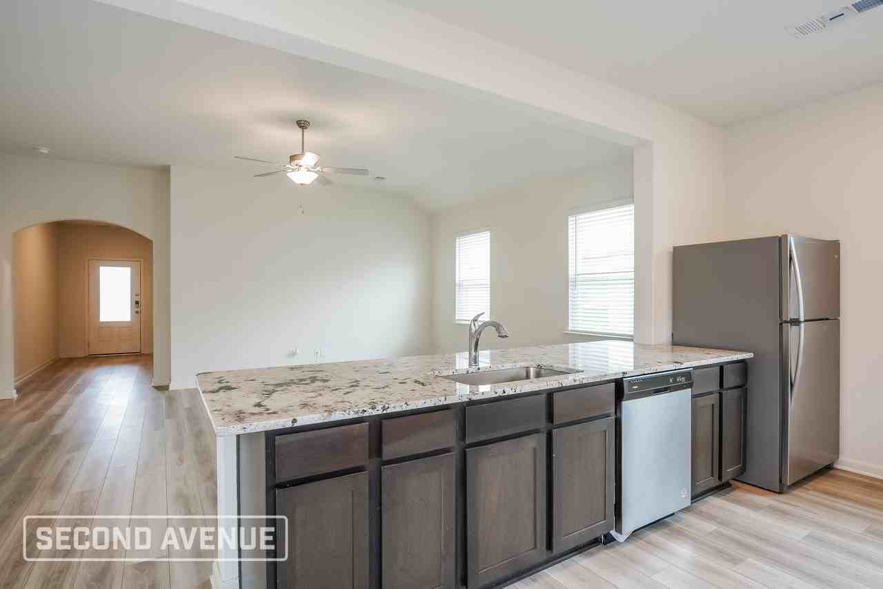 331 Condie Russell Ave - Photo 5 of 19