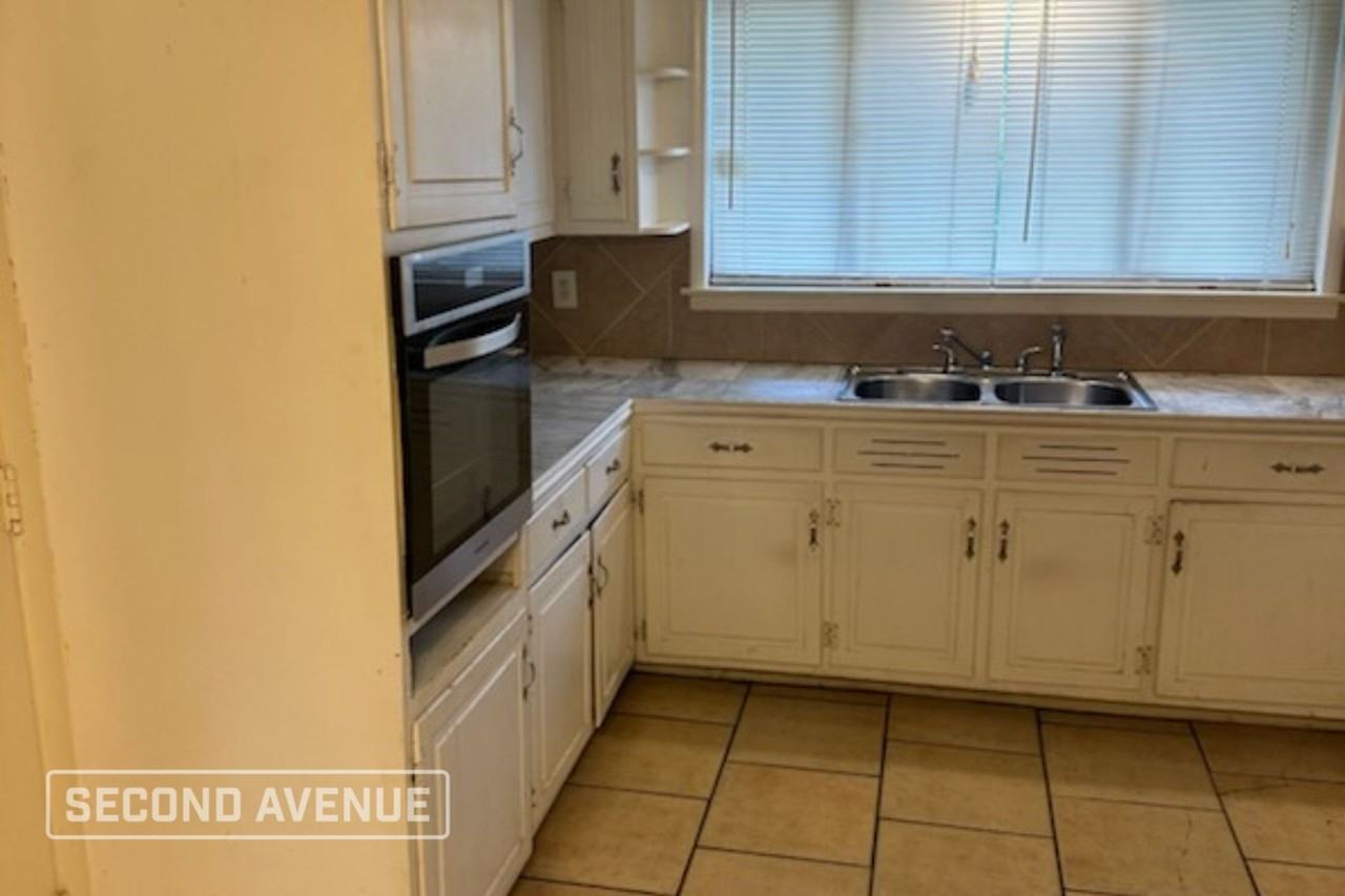 957 Hickory Cir - Photo 3 of 19