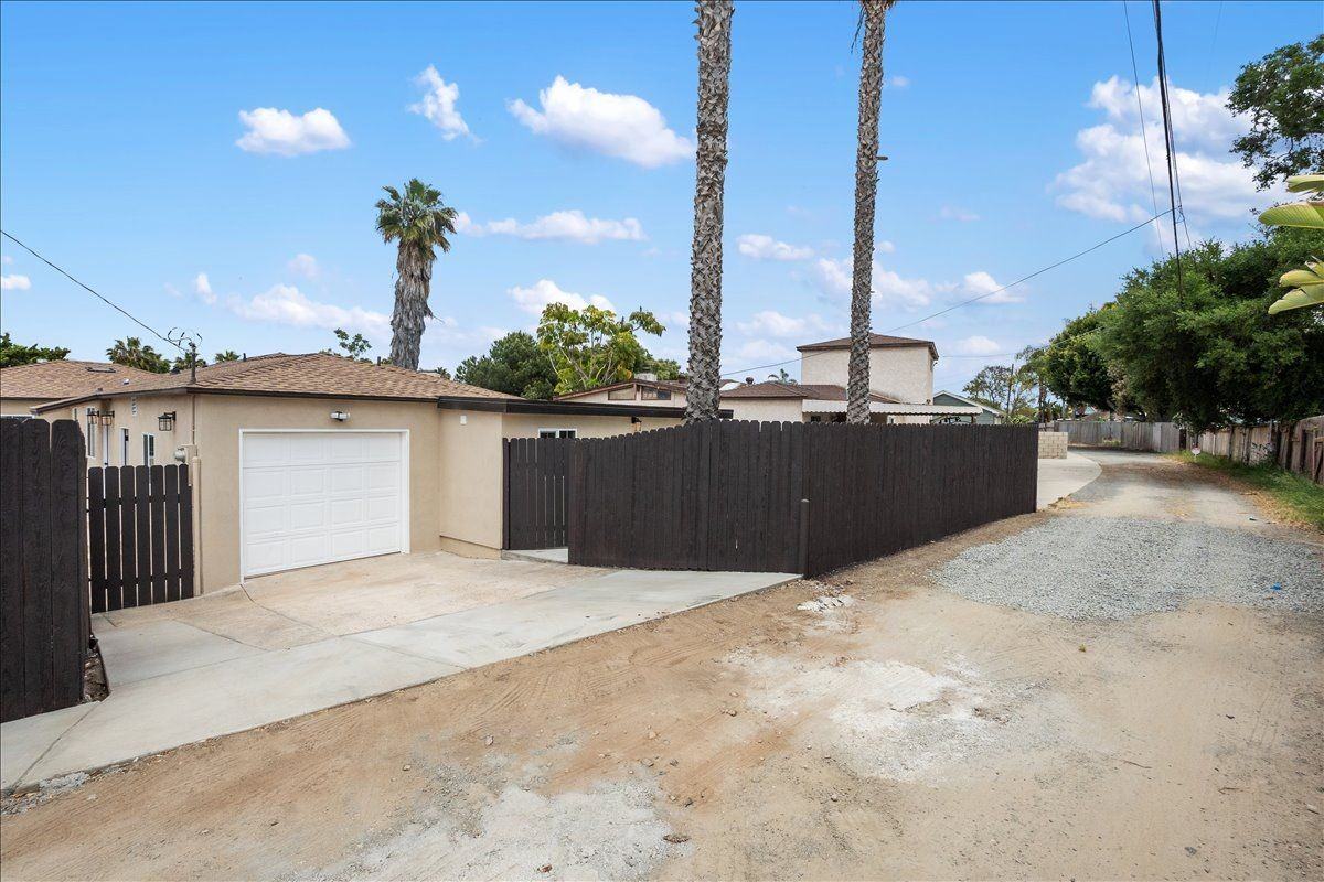 6665 Amherst St - Photo 3 of 7