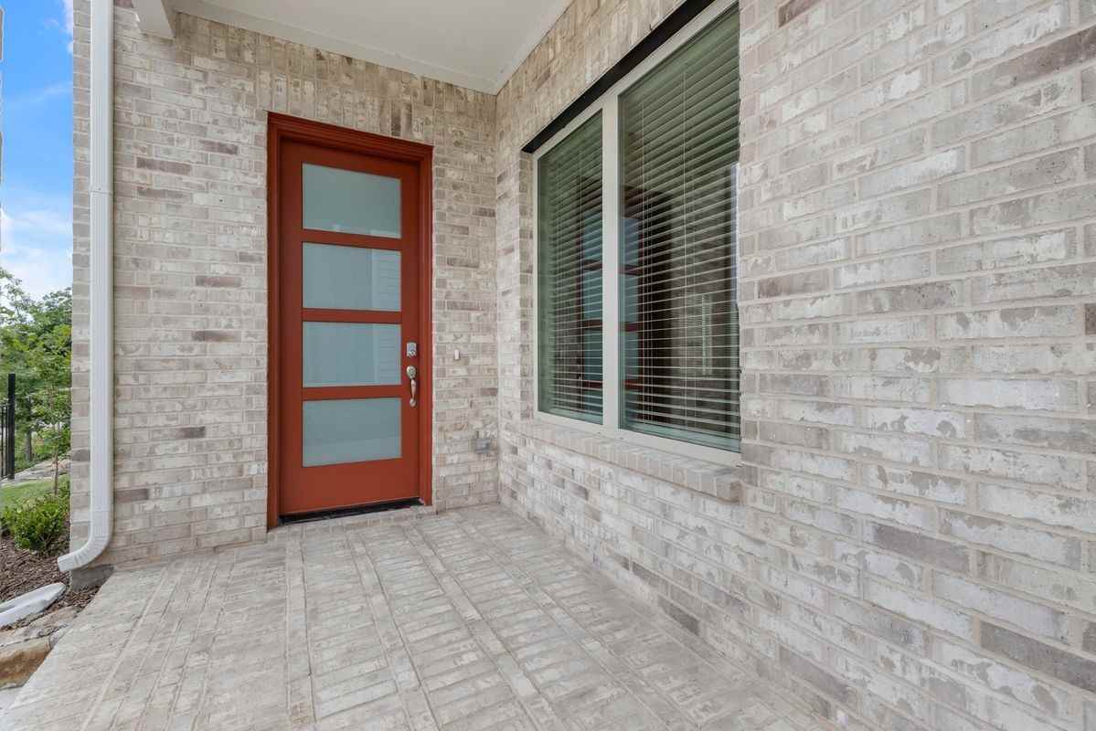 7013 Sunset Blvd - Photo 2 of 25