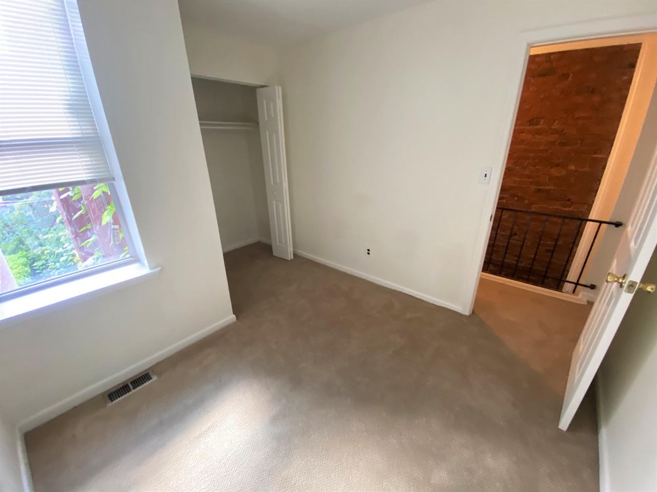 514 14th St Ne - Photo 2 of 19