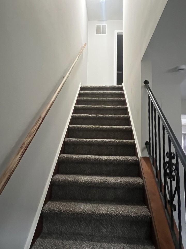 385 N Wood Dale Rd #4 - Photo 3 of 17