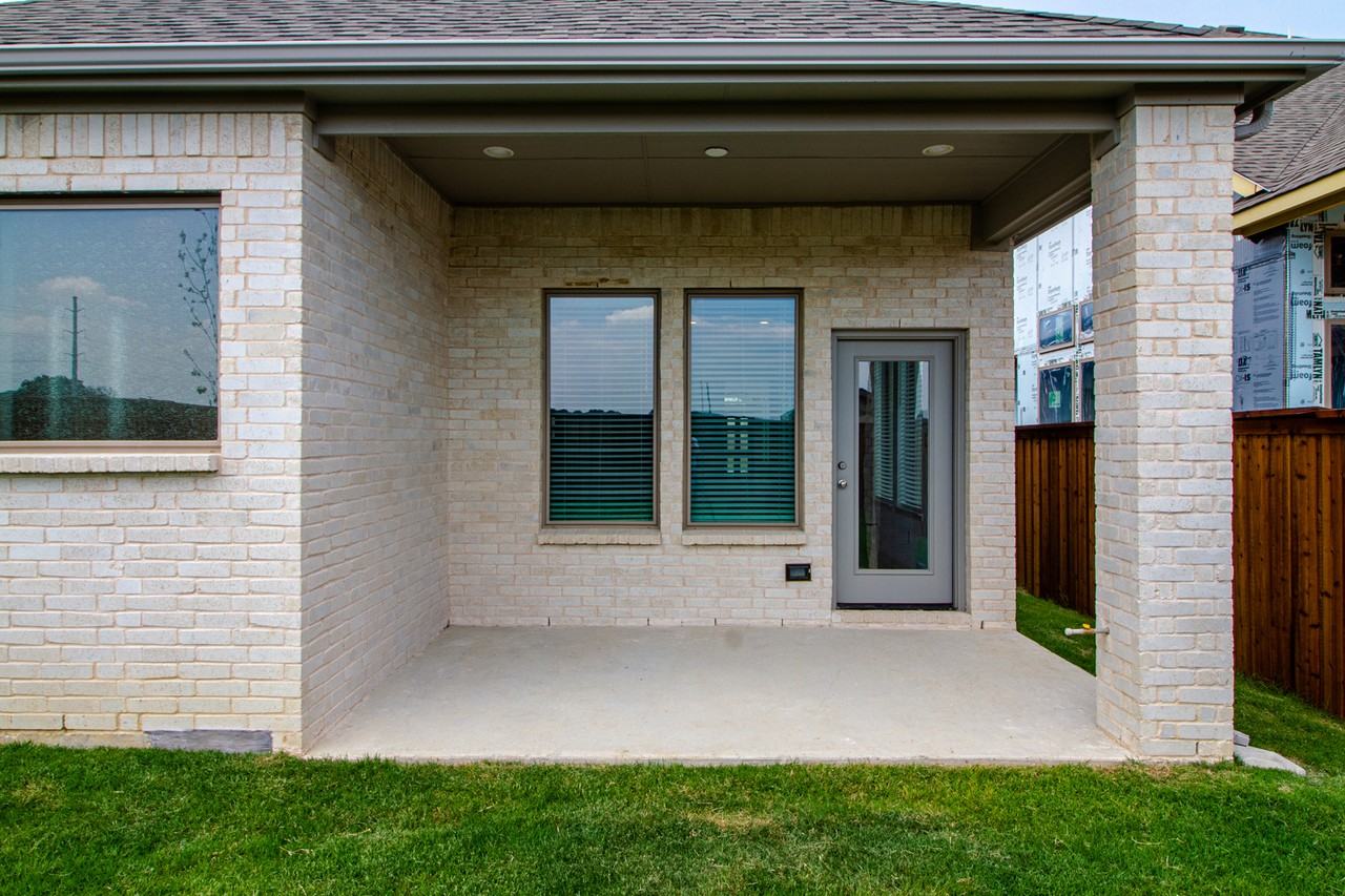 9024 Winding Creek Dr - Photo 3 of 33