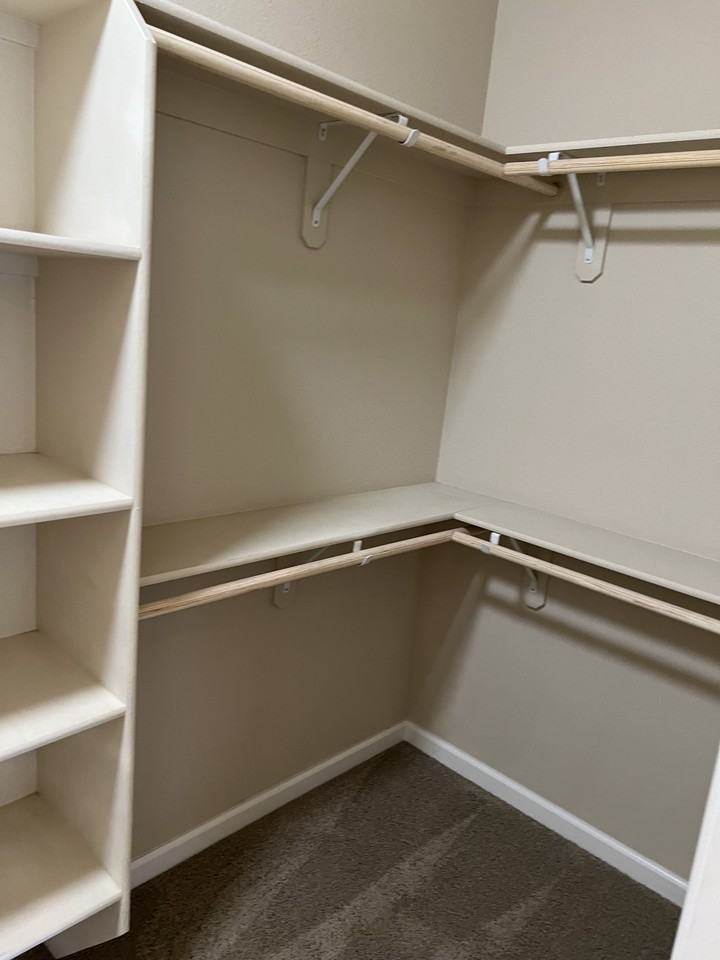 4273 Paulson Ln - Photo 5 of 47