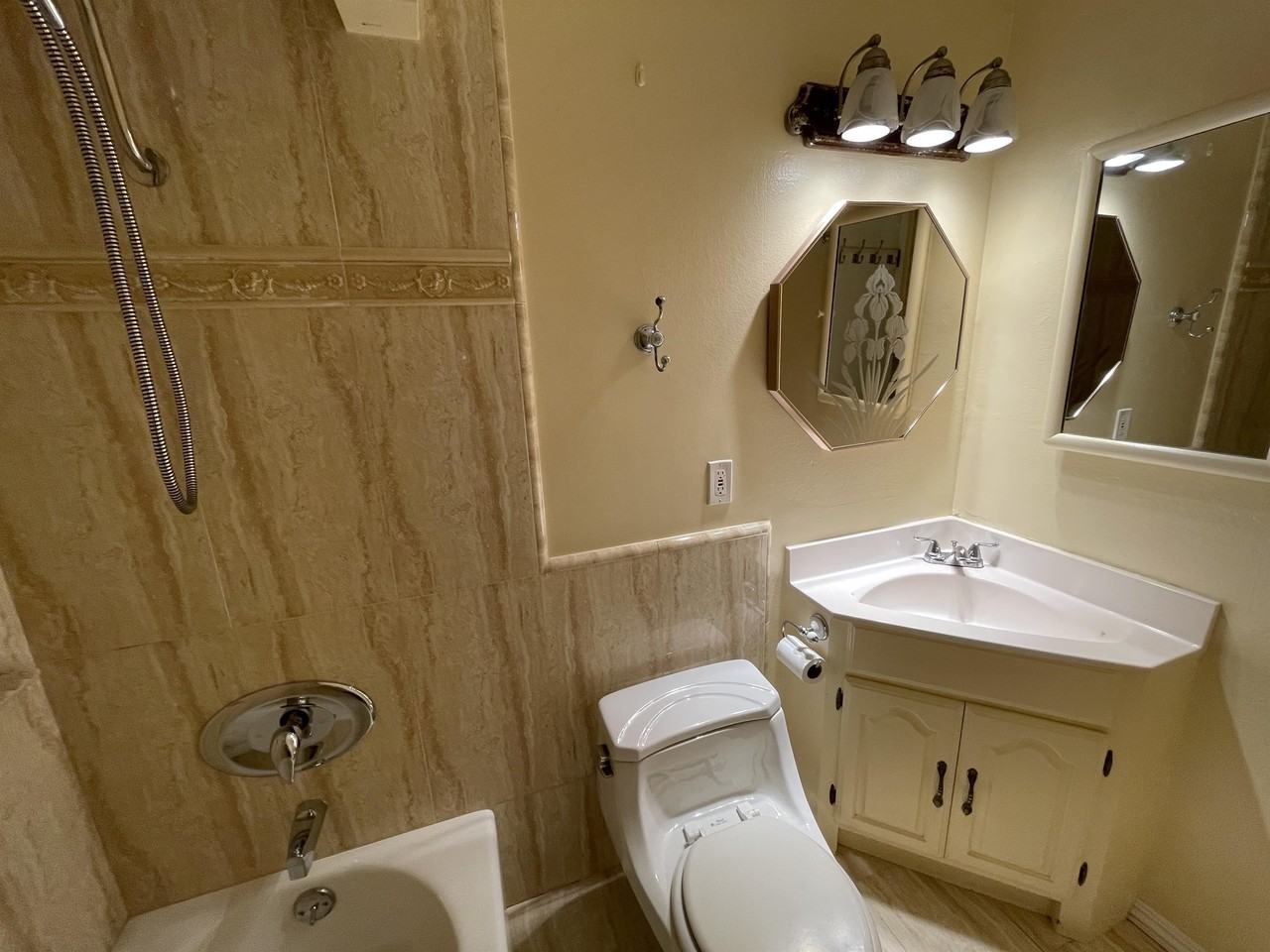 2607 Spinnaker Ave #1 - Photo 3 of 28