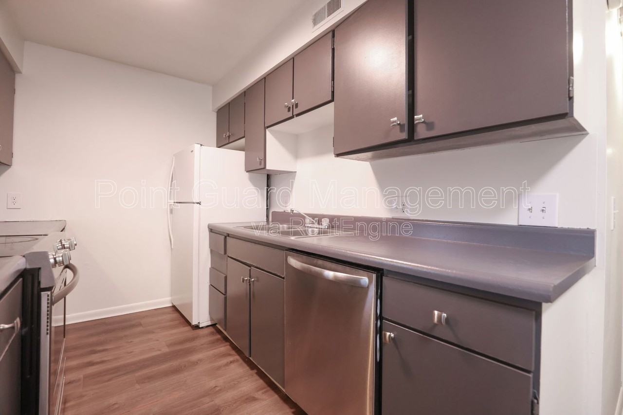 2708 N 75th St #23 - Photo 4 of 21