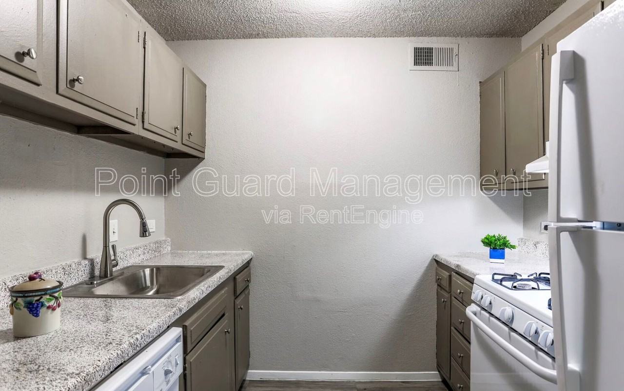 4646 S Fulton Ave #225 - Photo 3 of 19