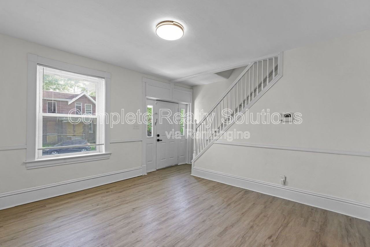 3011 Miami St - Photo 3 of 24