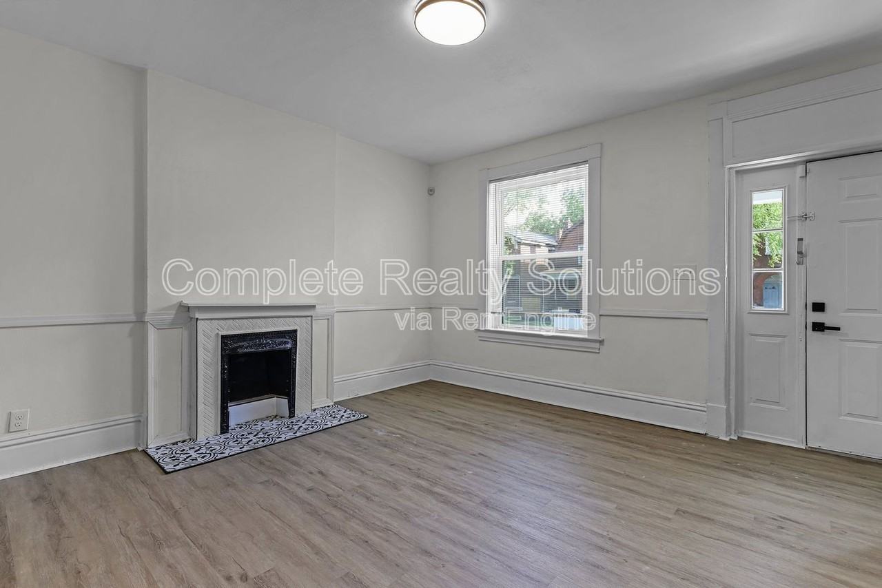 3011 Miami St - Photo 5 of 24