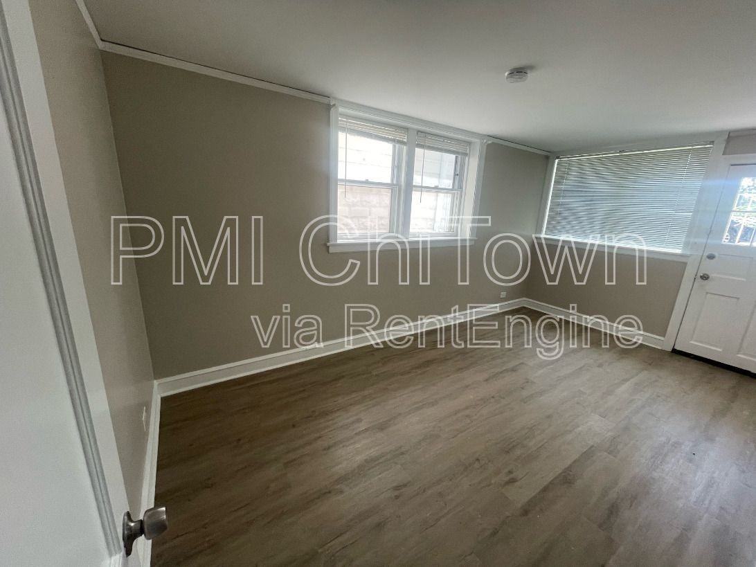 5202 W Ainslie St - Photo 5 of 13