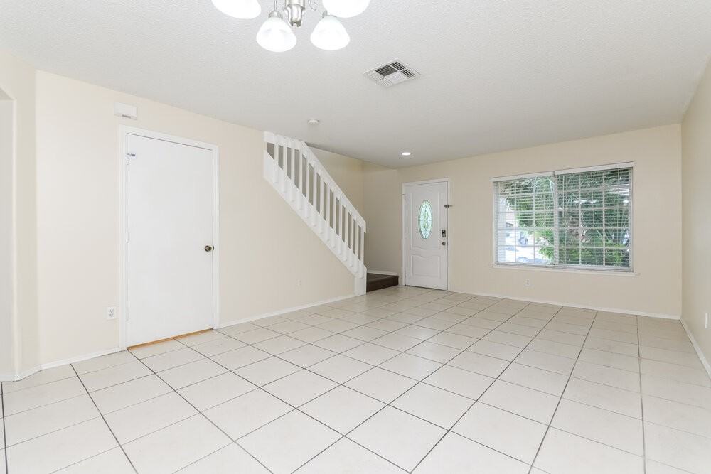 1231 Heather Lake Dr - Photo 5 of 17