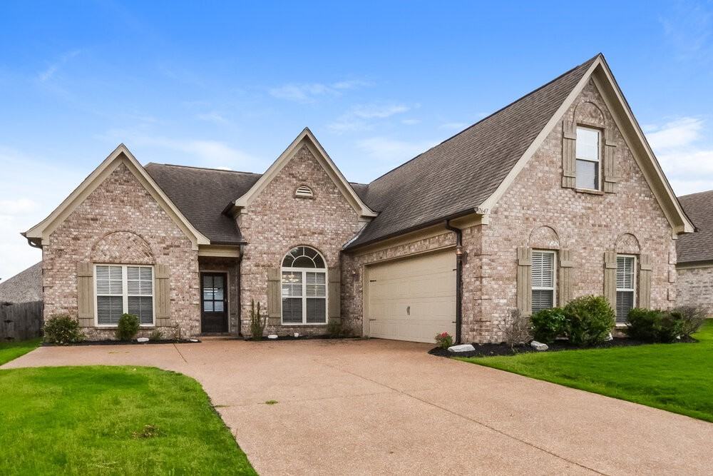 2647 Champion Hills Dr - Photo 4 of 18