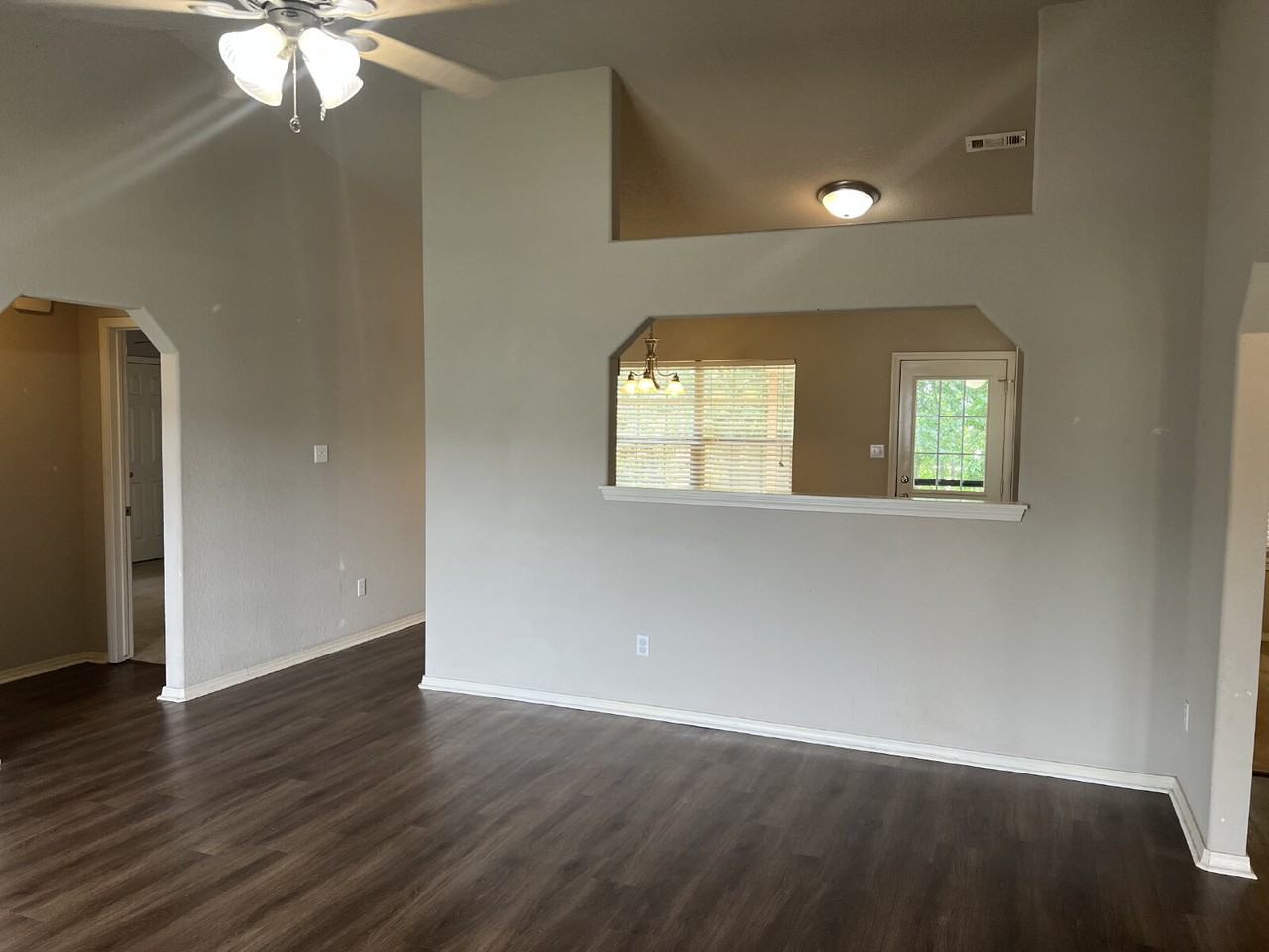 8105 Huntington Way - Photo 3 of 12