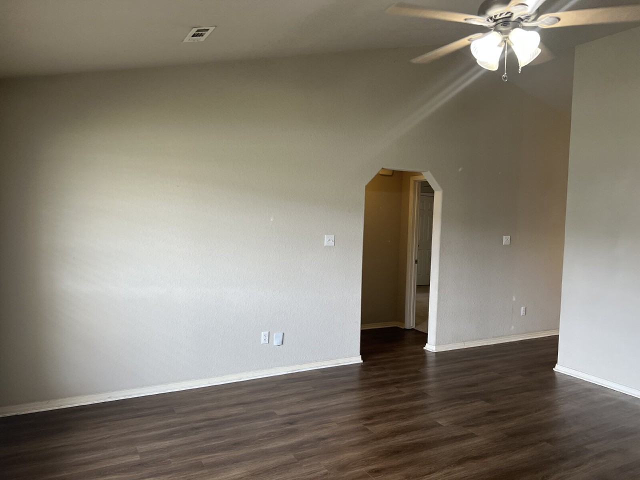 8105 Huntington Way - Photo 4 of 12