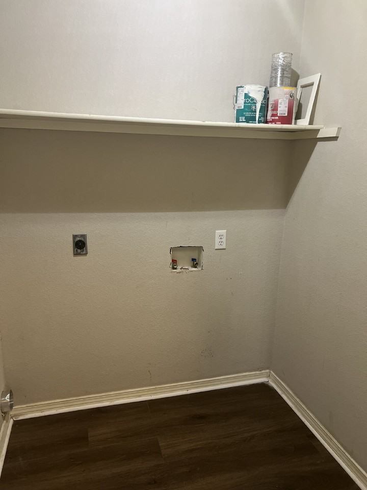 8105 Huntington Way - Photo 6 of 12