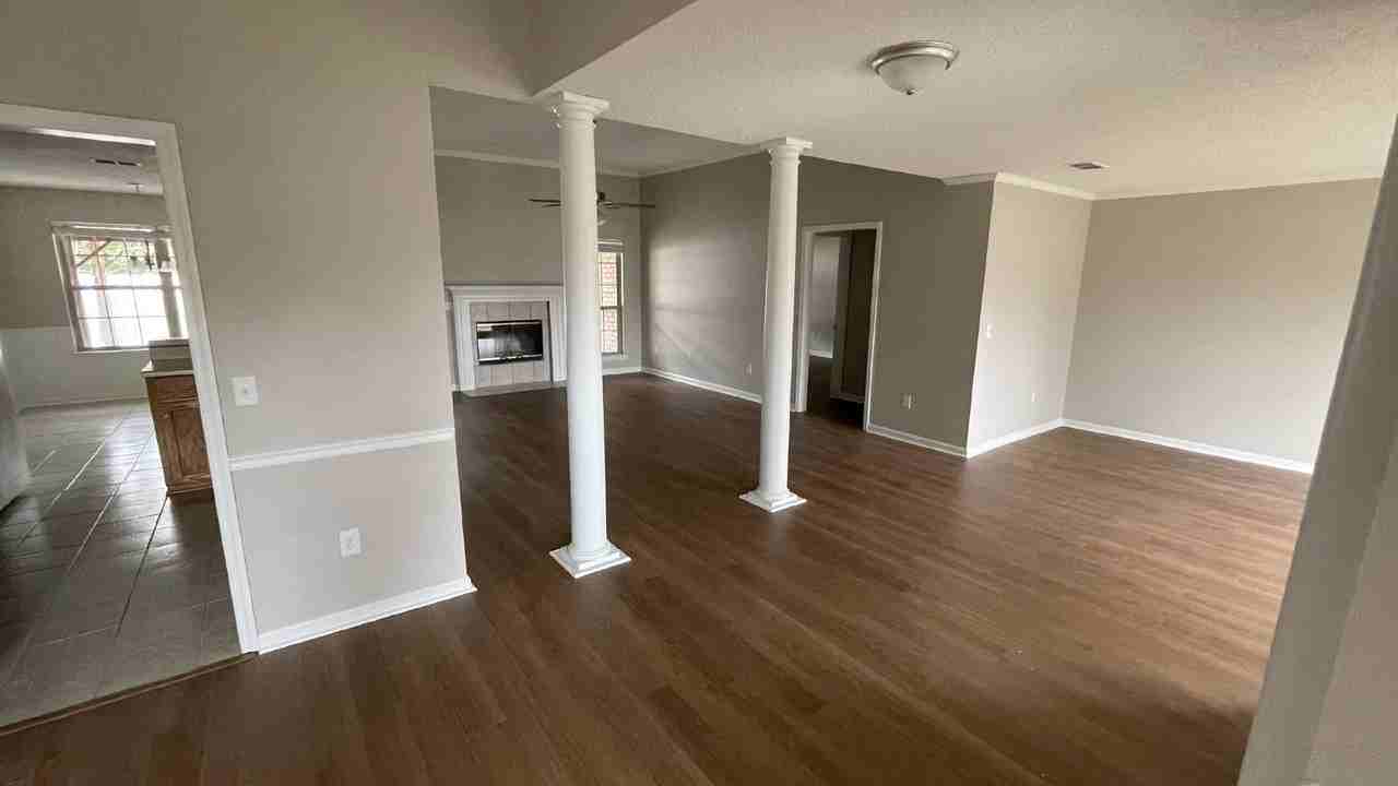 1952 Salisbury Way - Photo 3 of 26