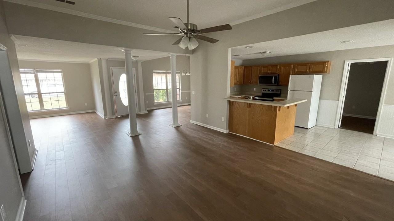 1952 Salisbury Way - Photo 4 of 26