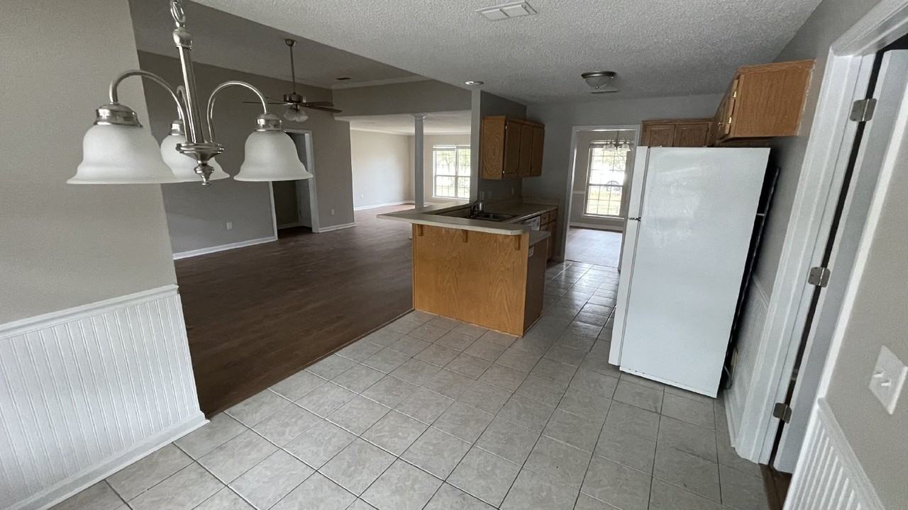 1952 Salisbury Way - Photo 5 of 26