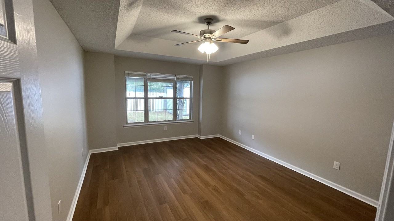 1952 Salisbury Way - Photo 6 of 26
