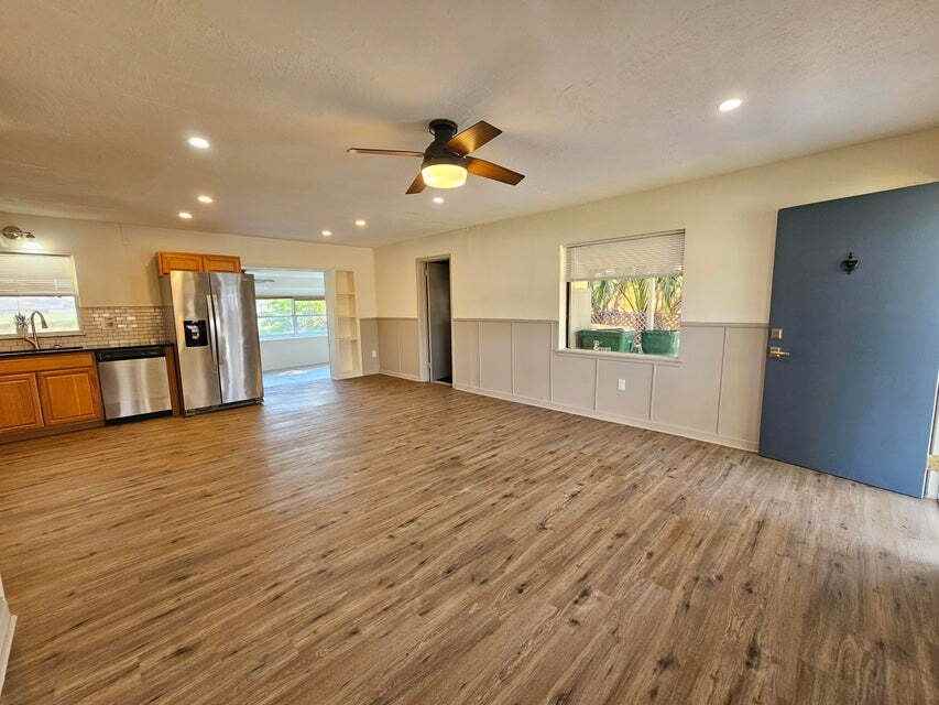 125 Needle Blvd - Photo 2 of 12