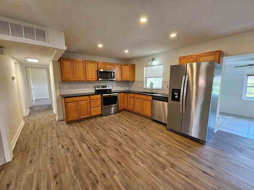 125 Needle Blvd - Photo 3 of 12