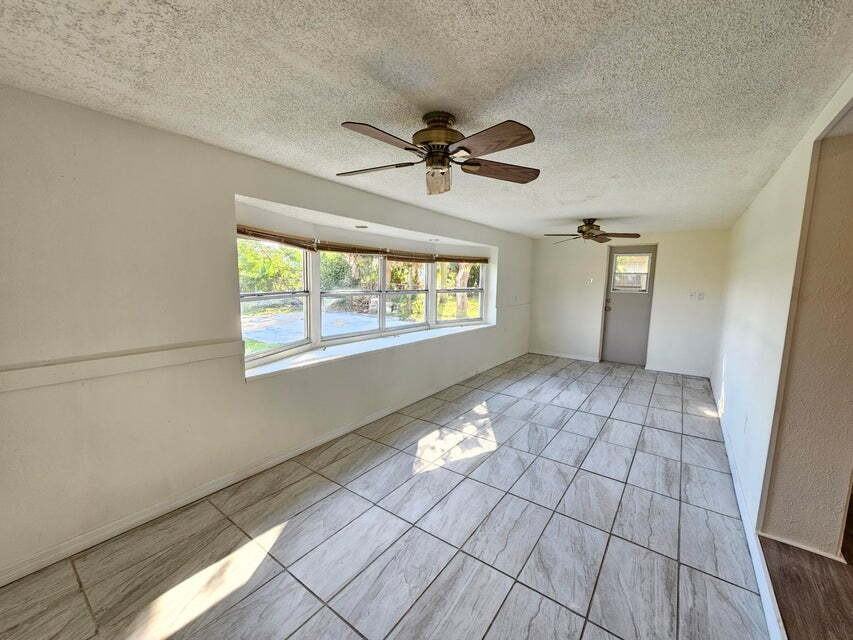 125 Needle Blvd - Photo 5 of 12