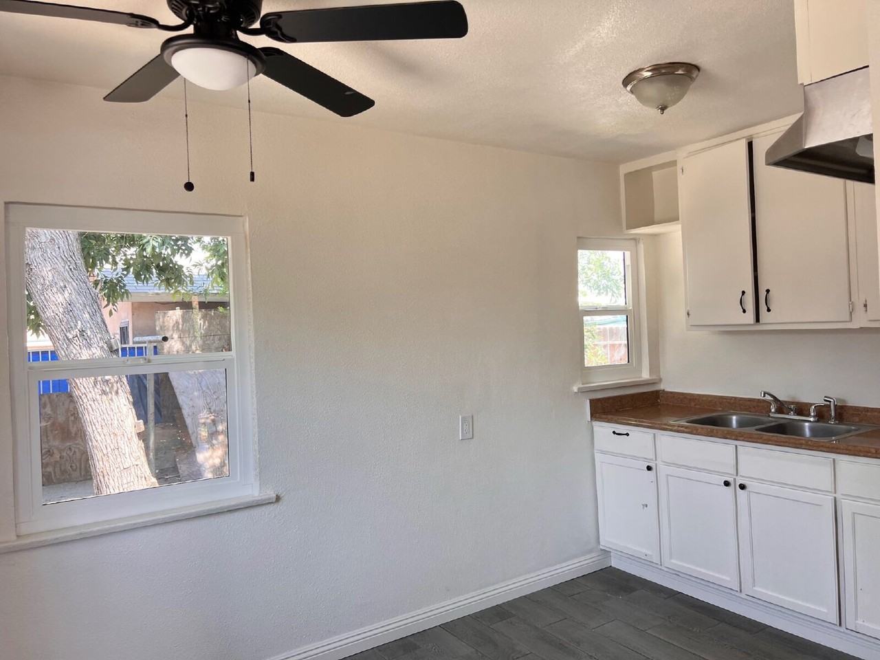 139 N L St - Photo 3 of 13