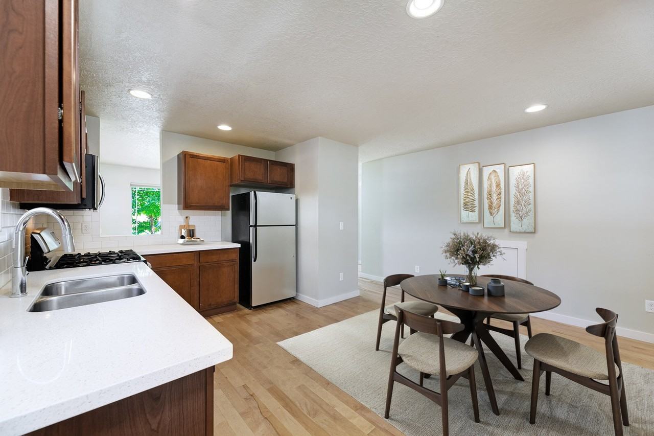 1243 S Division Ave - Photo 4 of 15