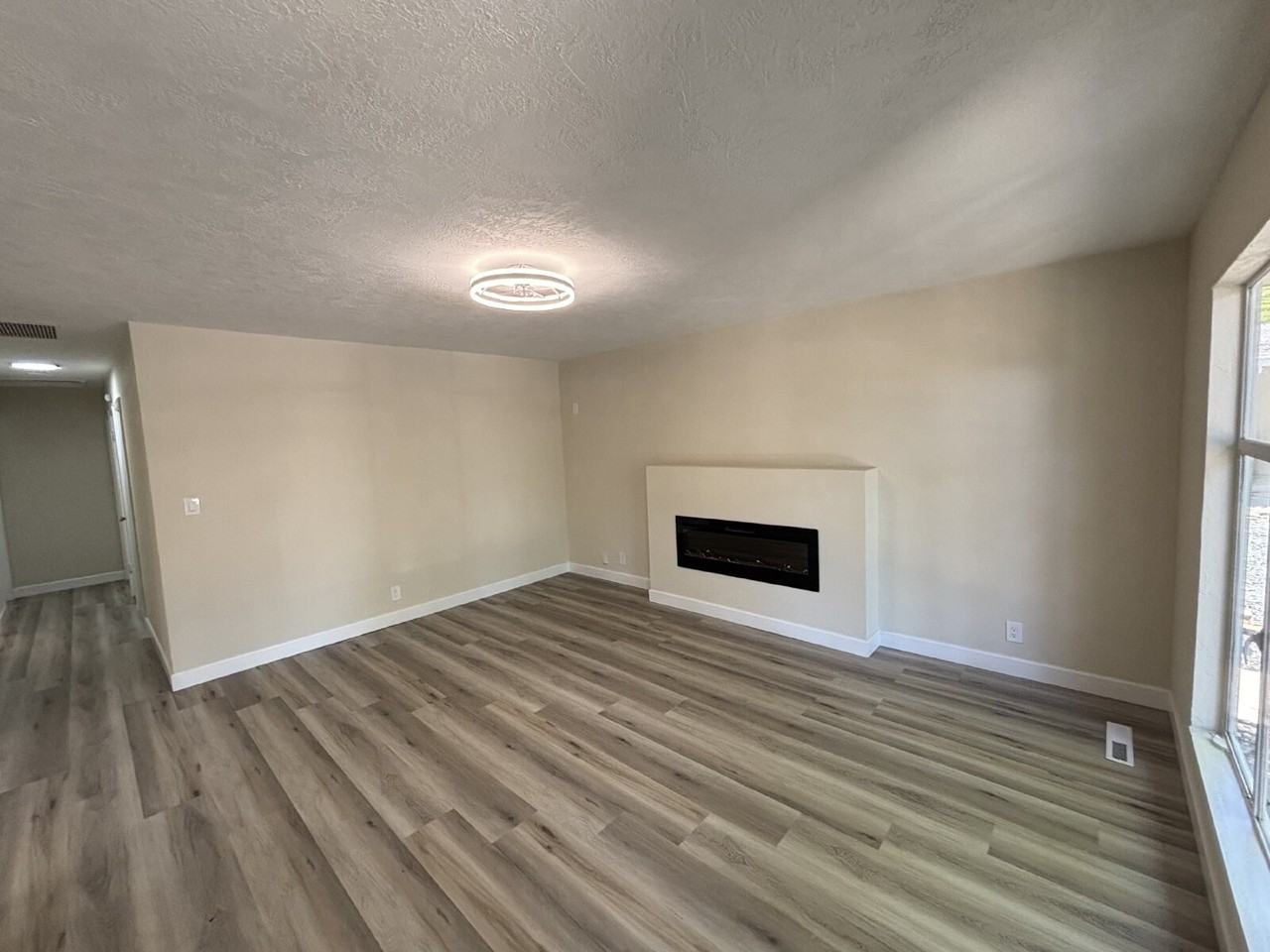 5577 Ohio Ct - Photo 3 of 24