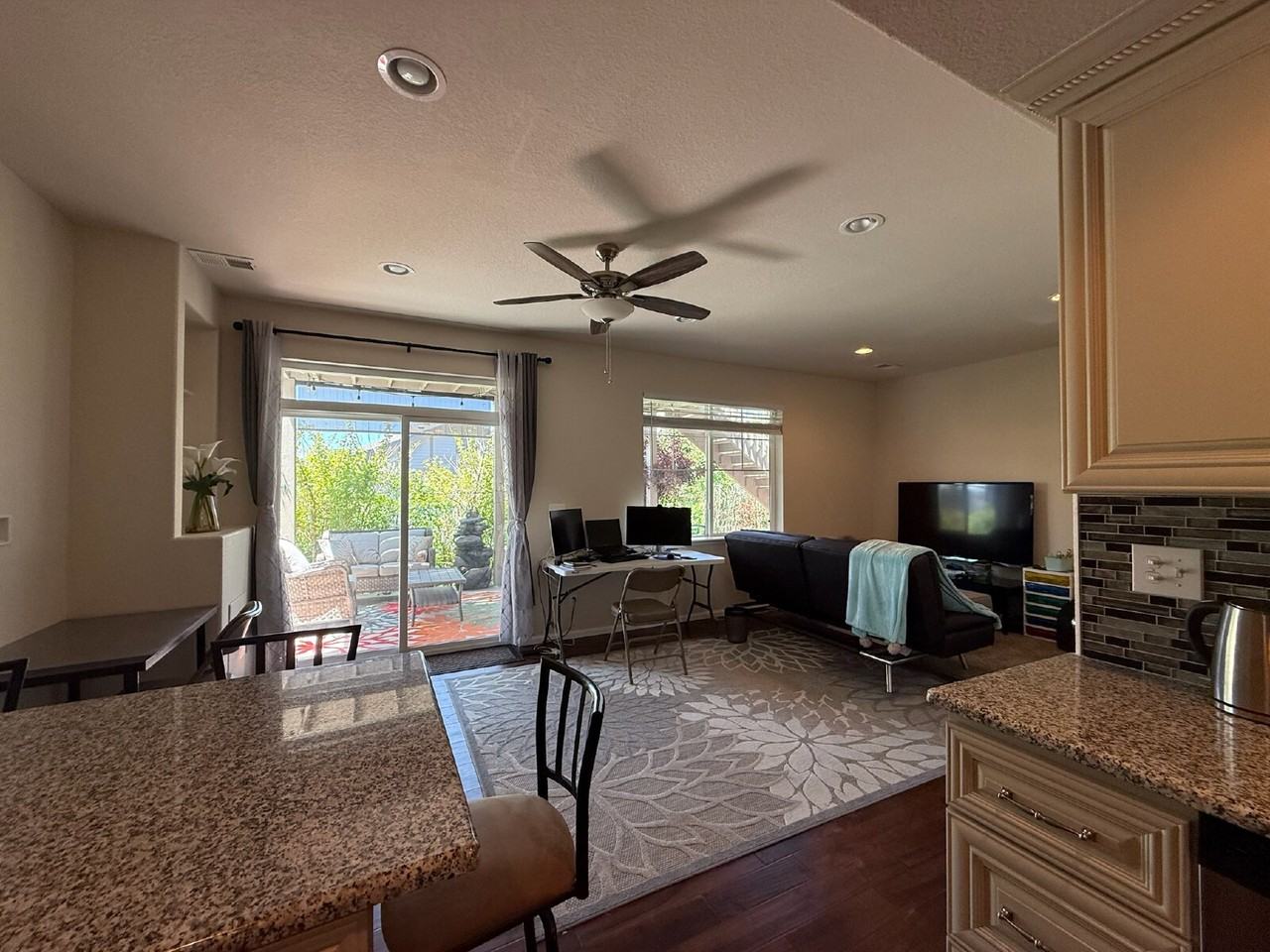 5047 S Versailles Cir - Photo 6 of 36