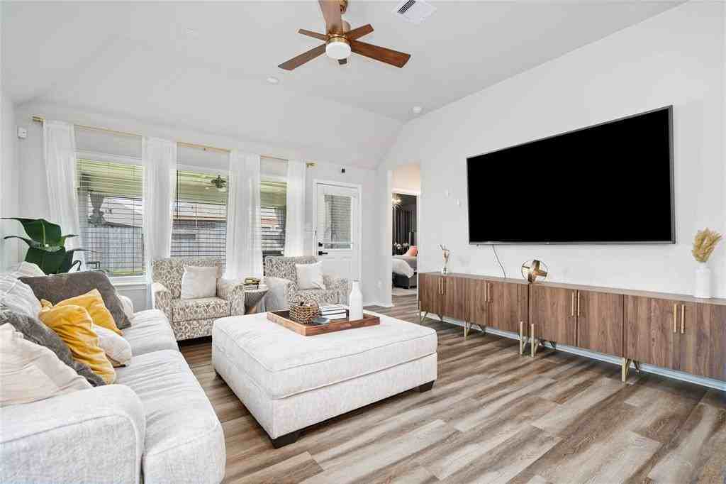 5042 Chestnut Orchard Dr #NA - Photo 6 of 18