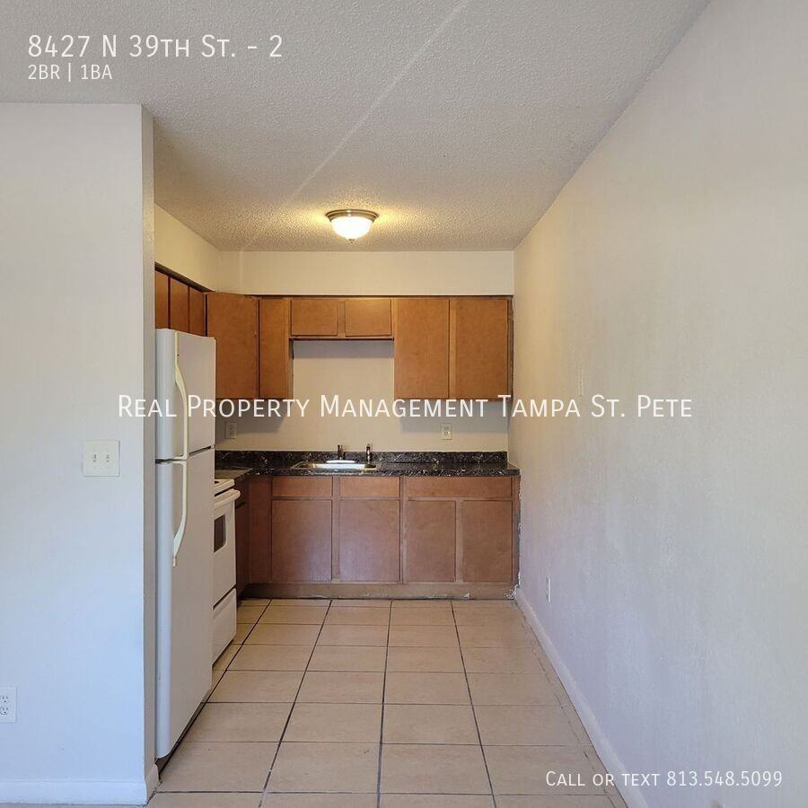 8427 N 39th St #2 - Photo 6 of 21