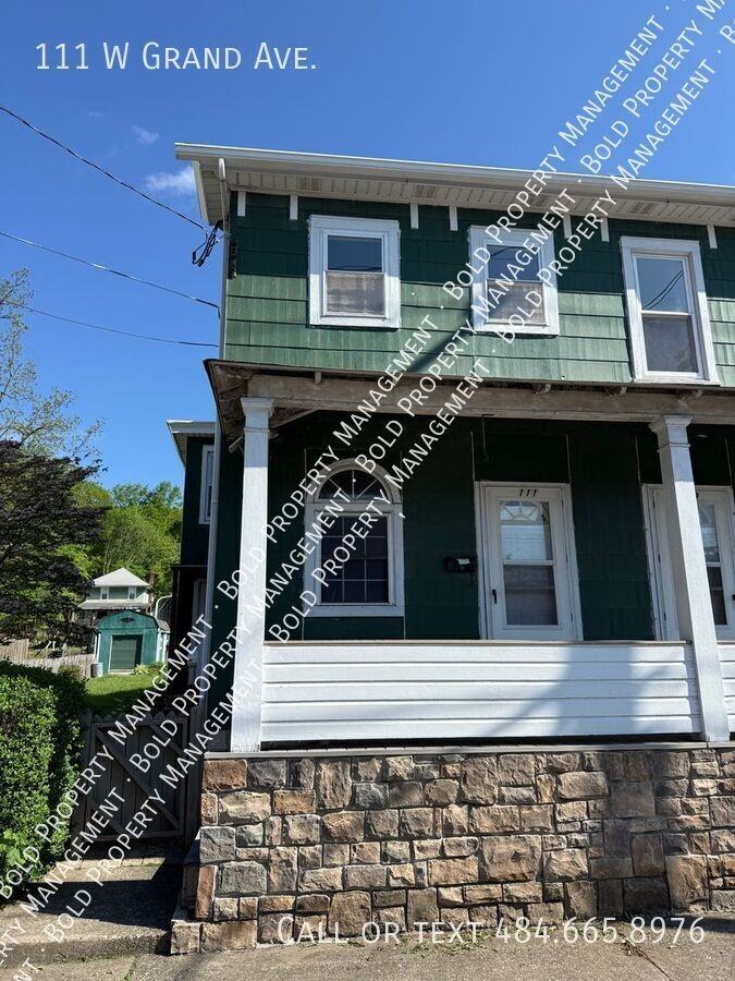 111 W Grand Ave - Photo 2 of 16