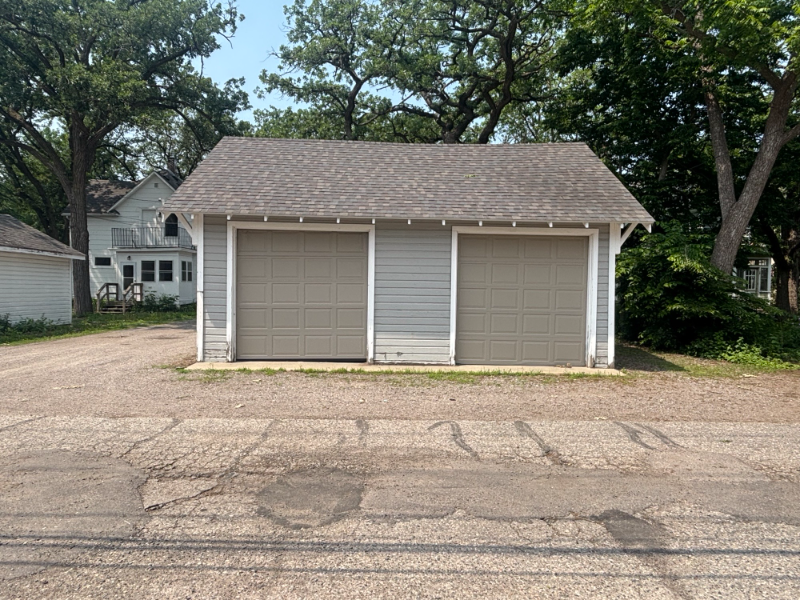 812 6th Ave S - Photo 5 of 14