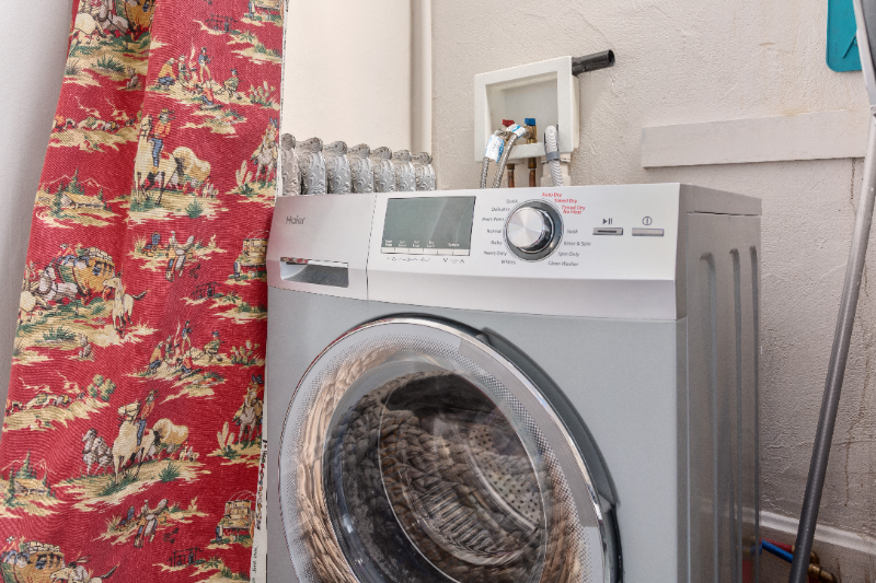 207 1/2 F St #1 - Photo 5 of 20