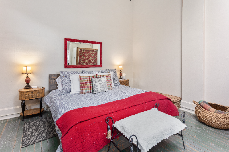 207 1/2 F St #1 - Photo 6 of 20