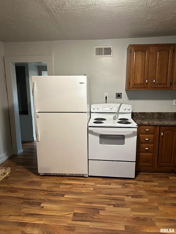 1917 Conger Ave - Photo 3 of 12