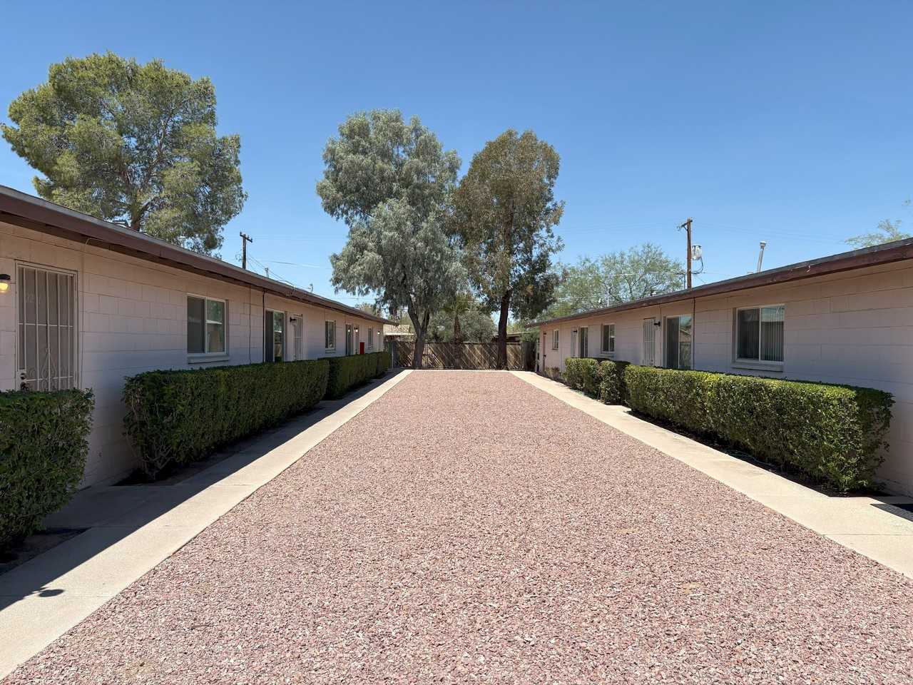 2201-2211 N Madelyn Avenue - Photo 6 of 12