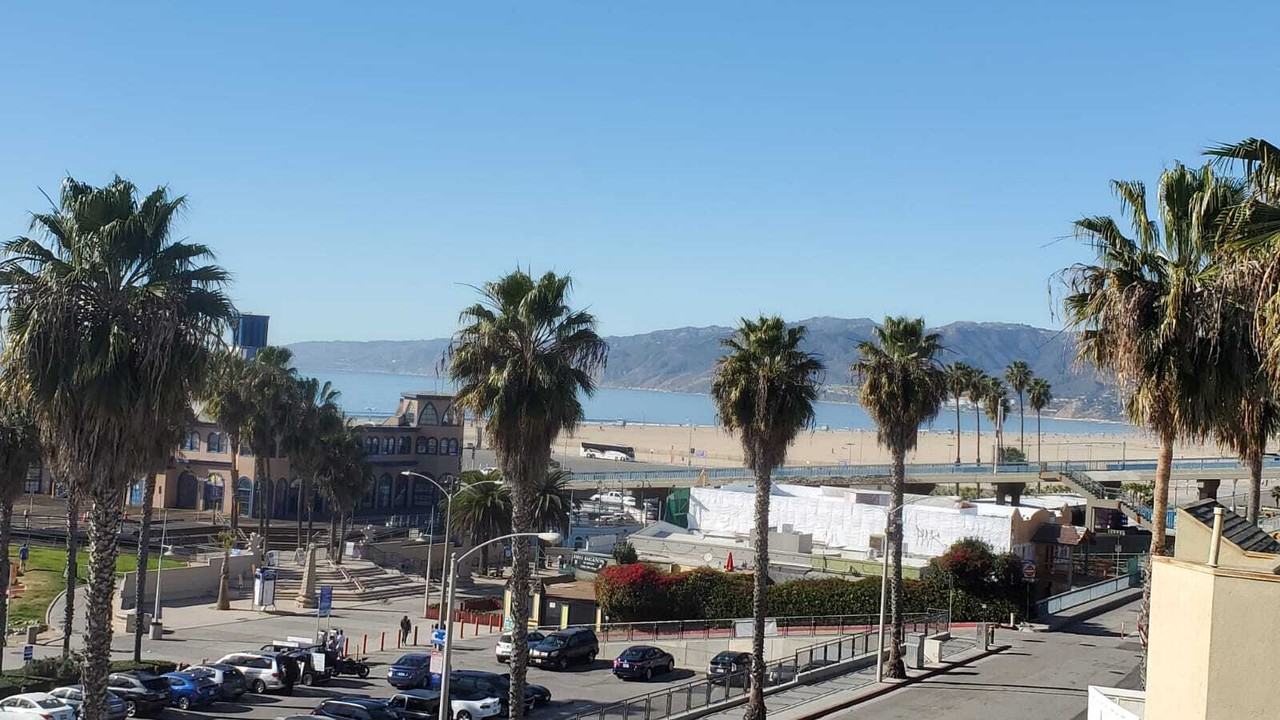 1649 Appian Way - Photo 2 of 25