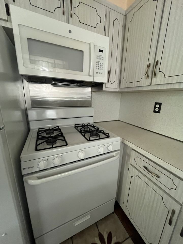 276 Emerson Avenue - Photo 2 of 10